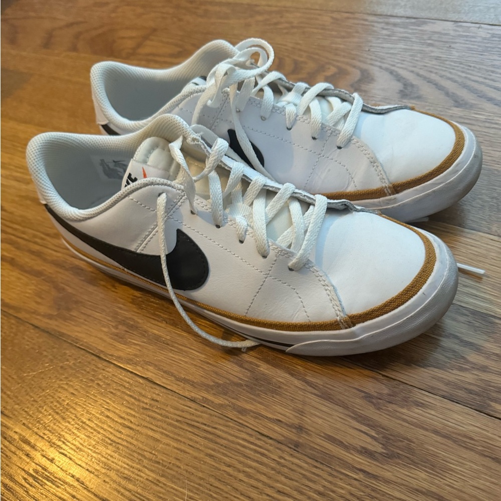 Nike Court Legacy